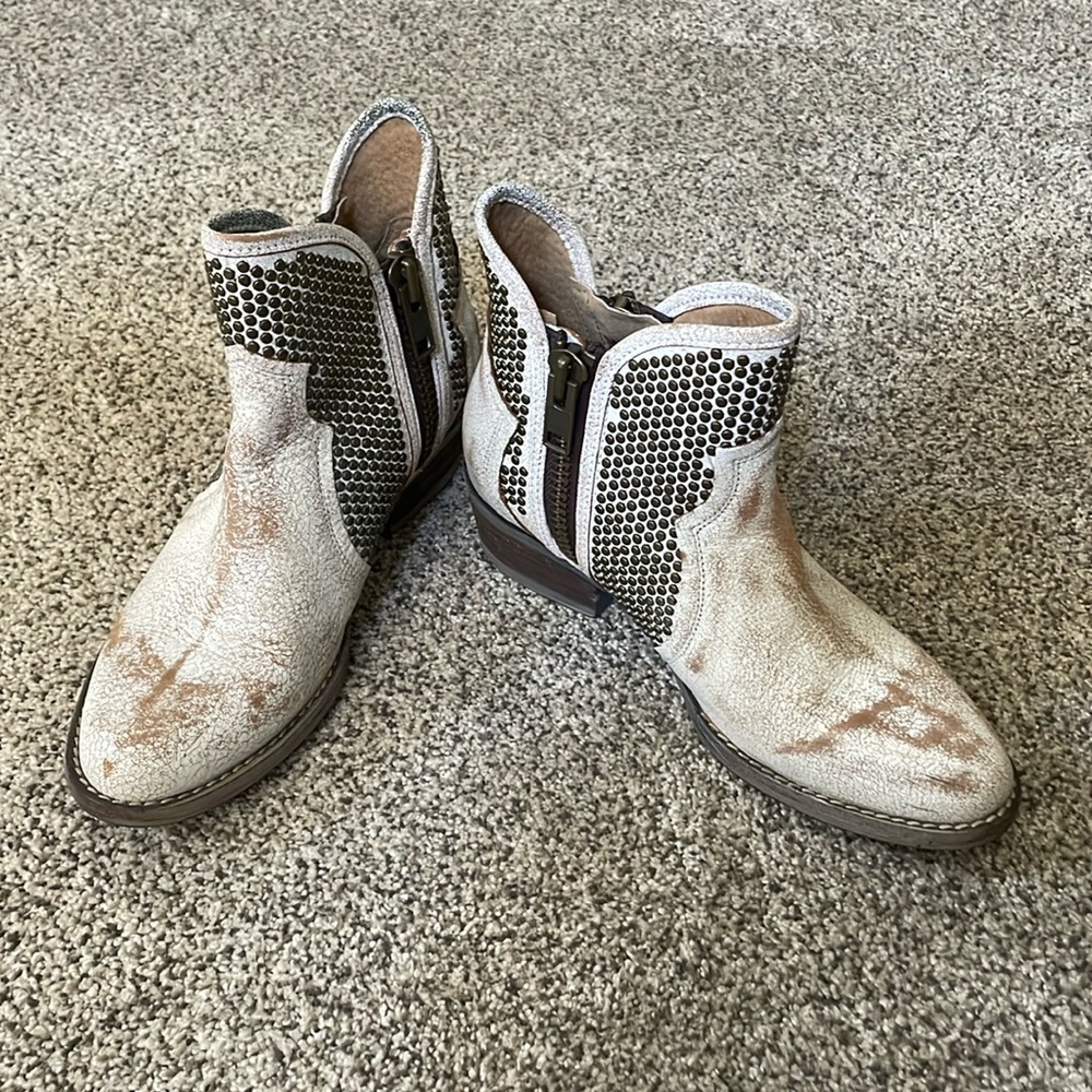 Women’s booties